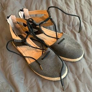 Black lace up close toed sandals